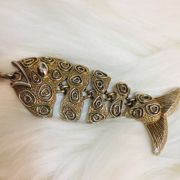 Unique Long Gold Tone Chain with Fishes and pearls - Picture 8 of 8